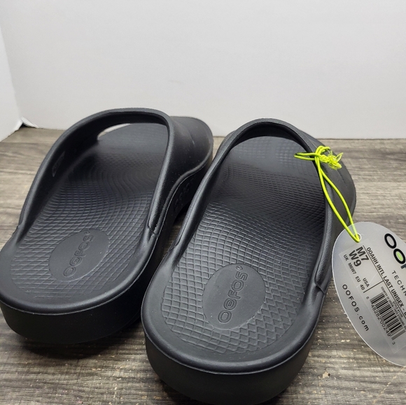 OOFOS Women's OOahh INTL Slip On Comfort Sandal Slides Black Sz 9 New - Picture 5 of 7